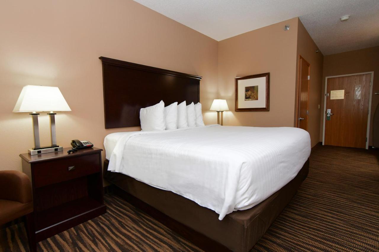 Cobblestone Inn & Suites - Denison | Majestic Hills Exterior photo
